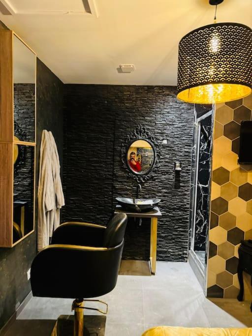 13 Nuances De Grey Jacuzzi Villa Marseille Exterior photo